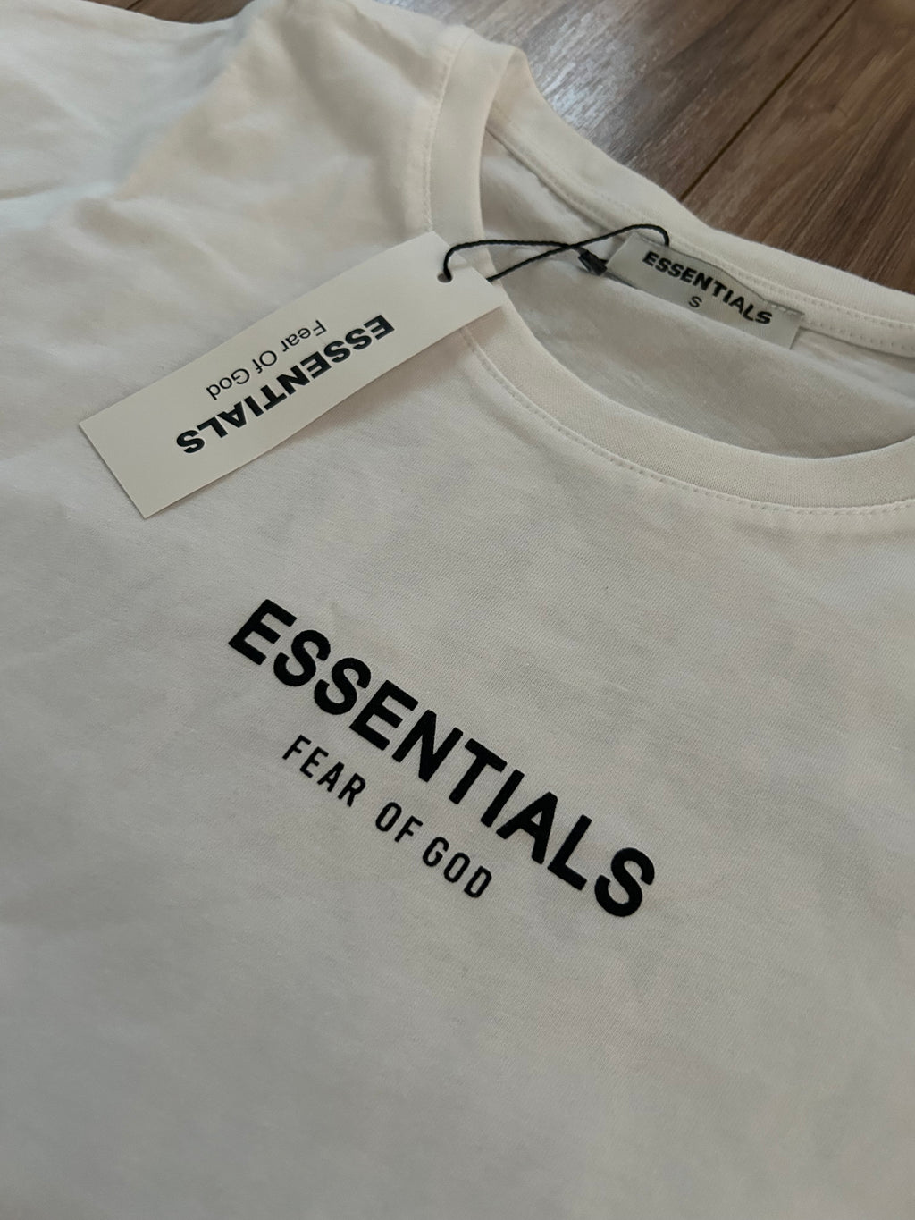 Essentials majica